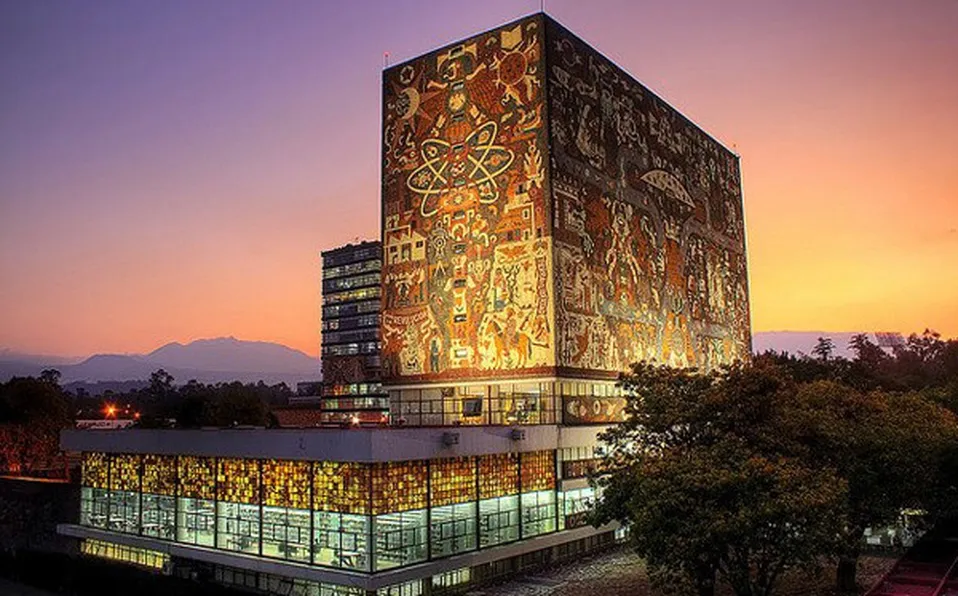 Universidad Nacional Autónoma de México y logros académicos en patología bucal